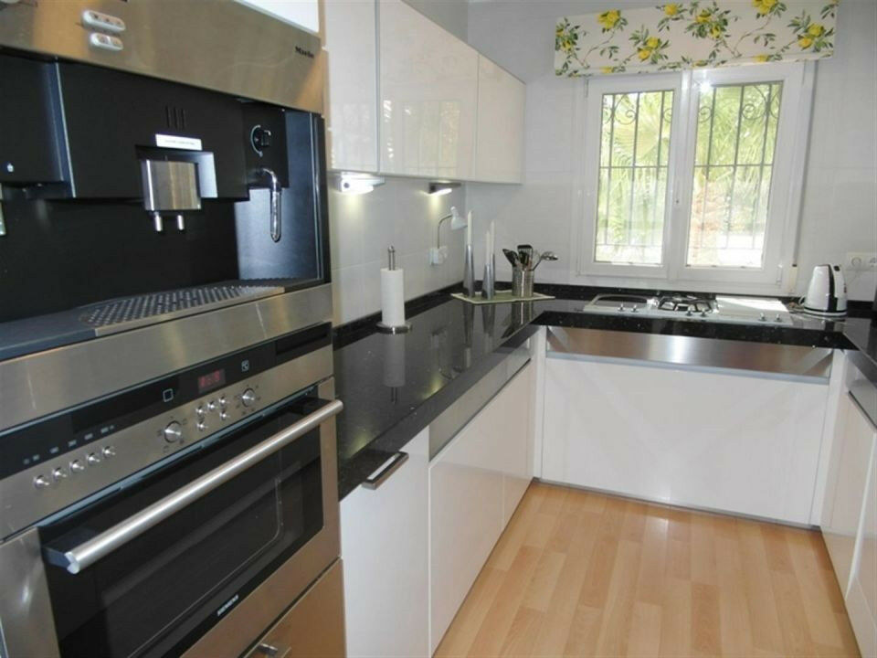 Detached Villa Caleta de Vélez Málaga - image 10