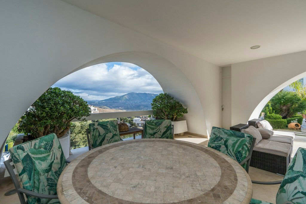 Detached Villa La Mairena Málaga - image 10