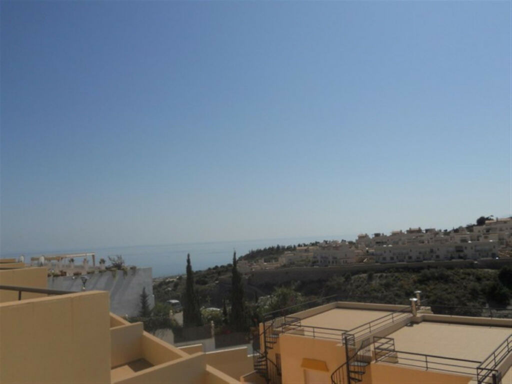Townhouse Benajarafe Málaga - image 10
