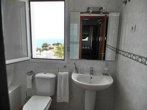Townhouse Benajarafe Málaga - image 10