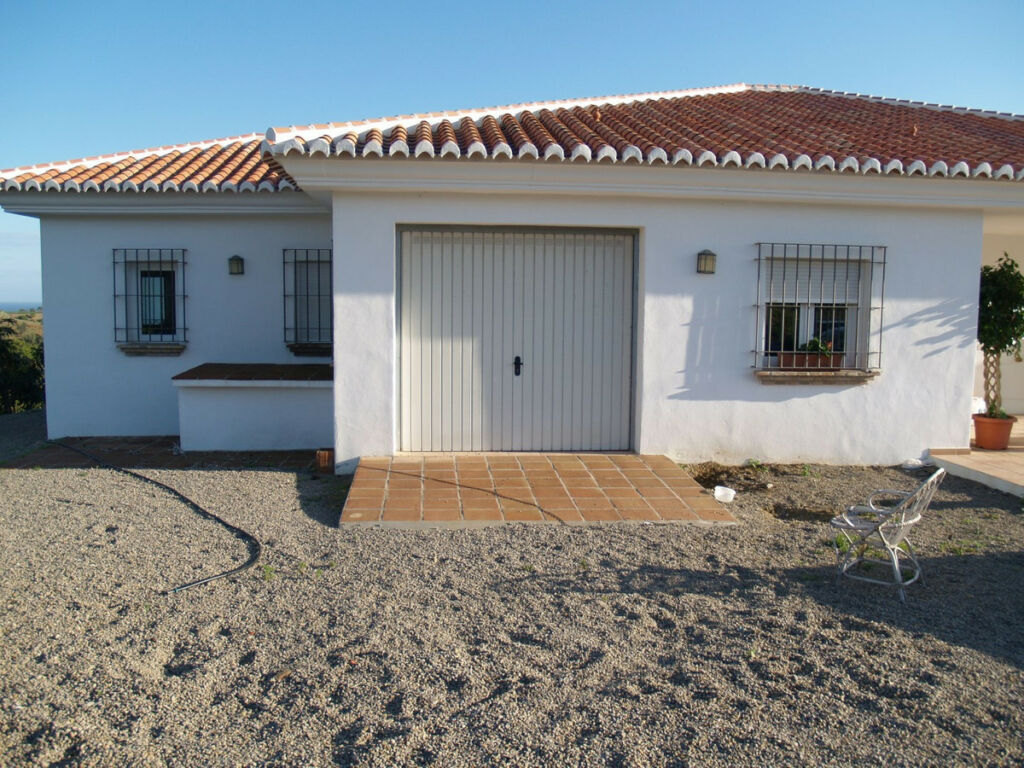 Detached Villa Almayate Málaga - image 10
