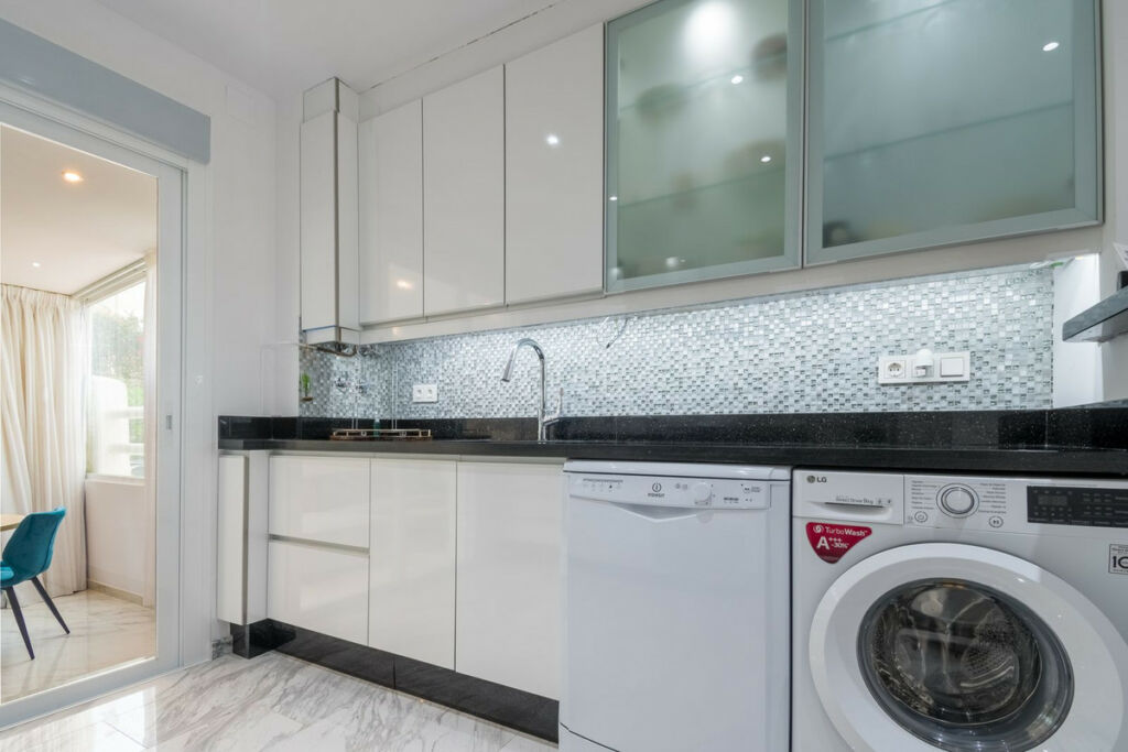 Ground Floor Apartment The Golden Mile Málaga - image 10