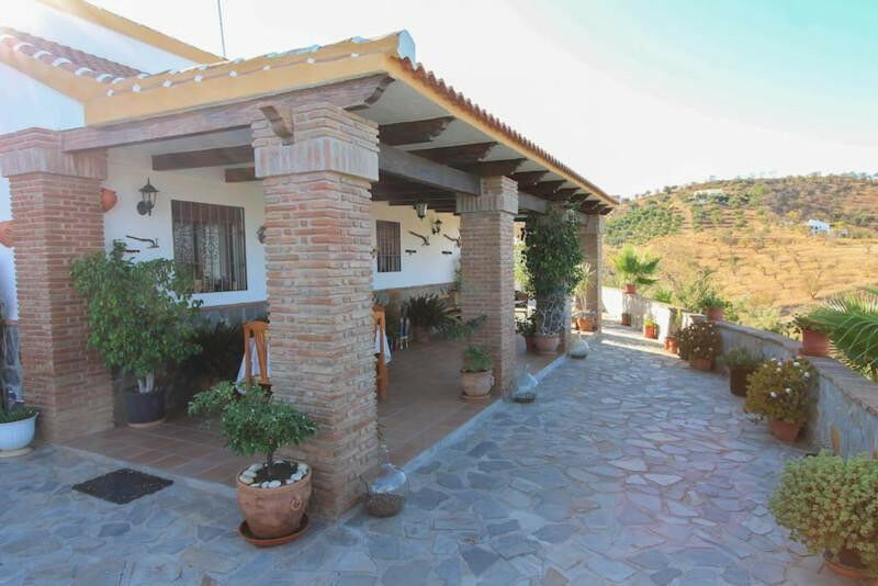 Detached Villa Guaro Málaga - image 11