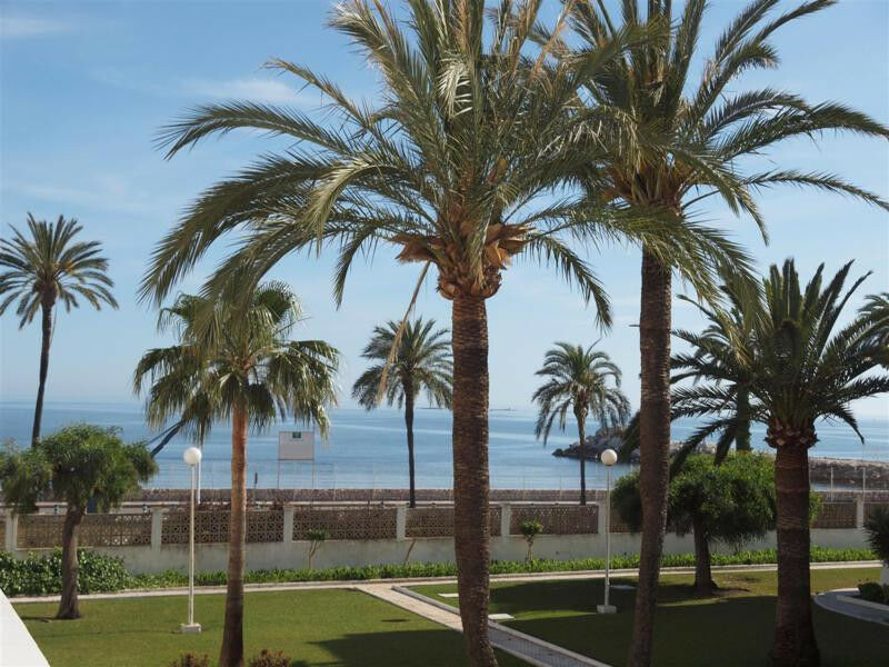 Middle Floor Apartment Caleta de Vélez Málaga - image 10