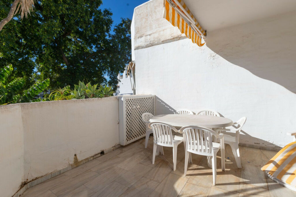 Middle Floor Apartment Elviria Málaga - image 10