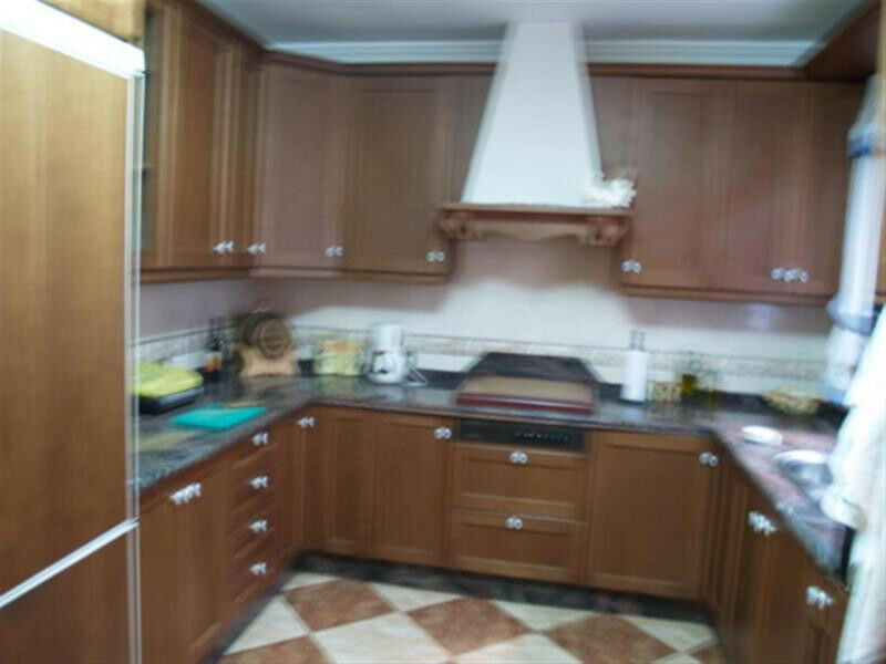 Townhouse Benamocarra Málaga - image 10