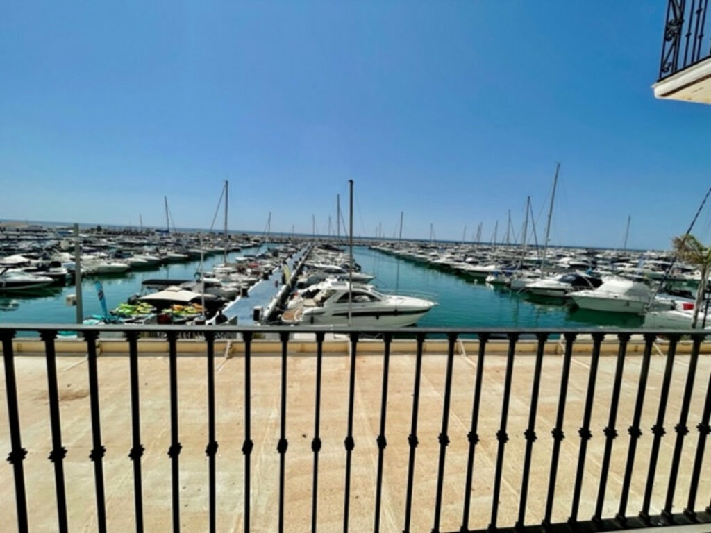 Middle Floor Apartment Puerto Banús Málaga - image 10