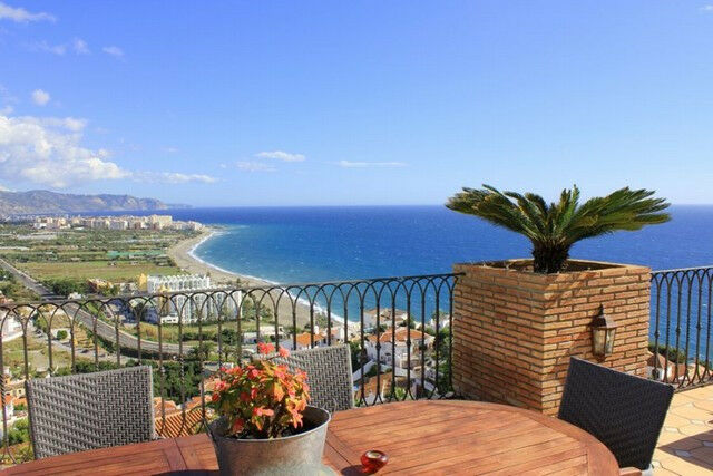 Detached Villa Nerja Málaga - image 9