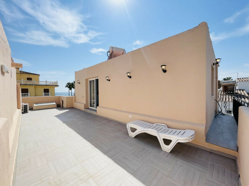 Semi-Detached House La Duquesa Málaga - image 10