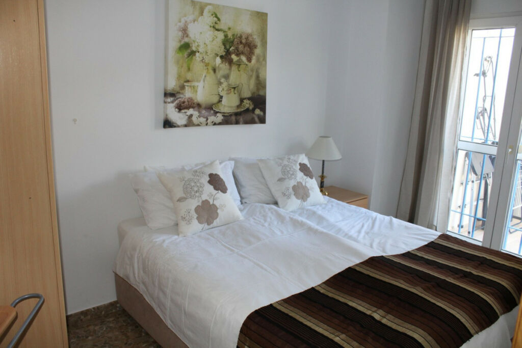 Middle Floor Apartment Torre del Mar Málaga - image 10