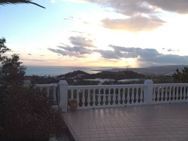 Detached Villa Sayalonga Málaga - image 10