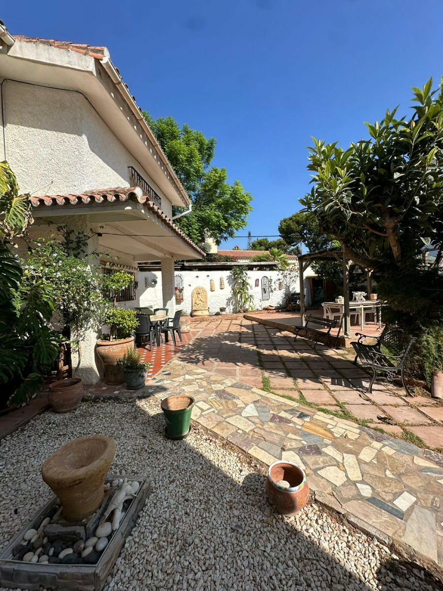 Townhouse Benalmadena Málaga - image 2