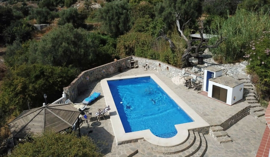Detached Villa Canillas de Aceituno Málaga - image 10