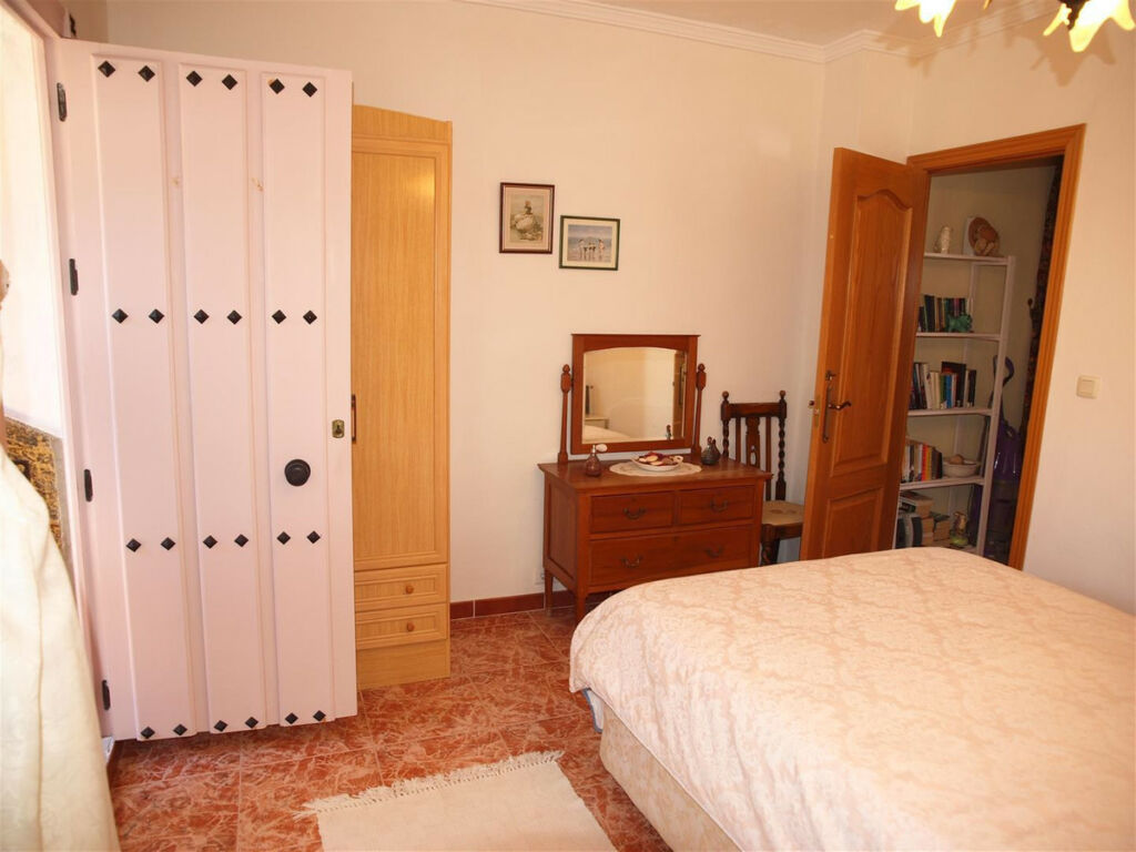 Detached Villa Viñuela Málaga - image 11