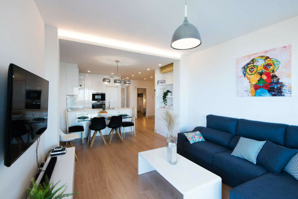 Middle Floor Apartment Benalmadena Málaga - image 11