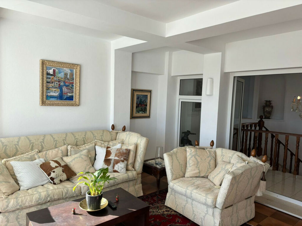 Detached Villa La Línea Cádiz - image 11