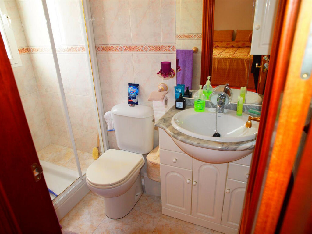 Detached Villa Viñuela Málaga - image 11