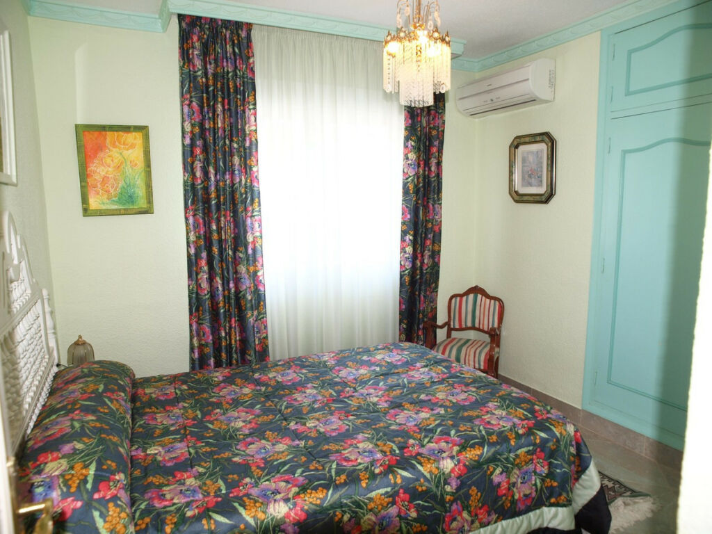 Detached Villa Benajarafe Málaga - image 11
