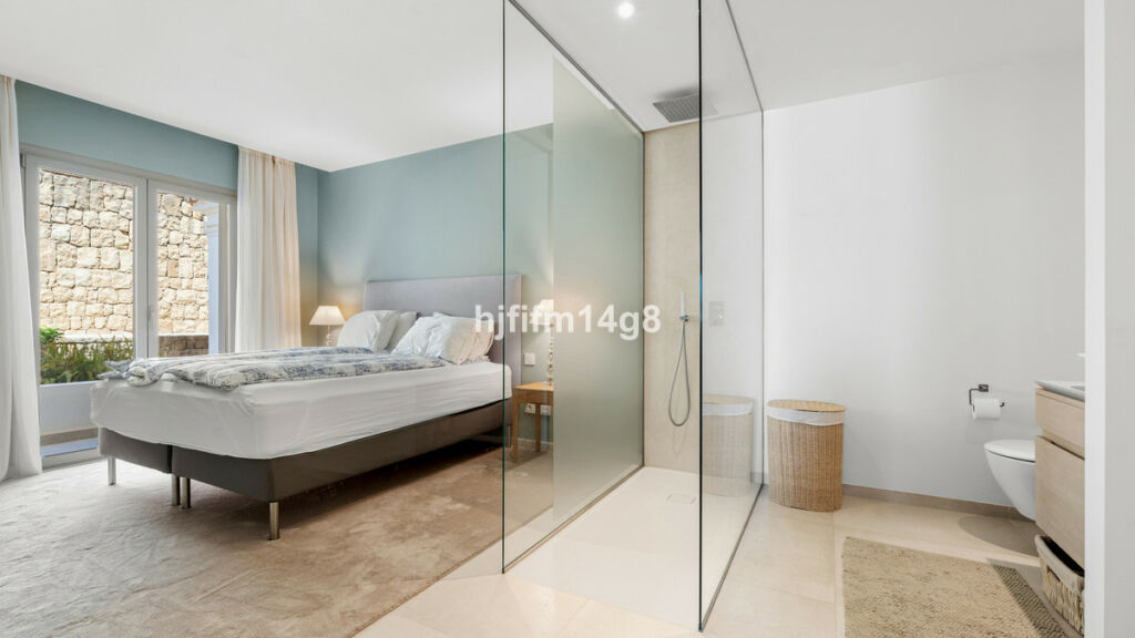 Middle Floor Apartment Nueva Andalucía Málaga - image 11