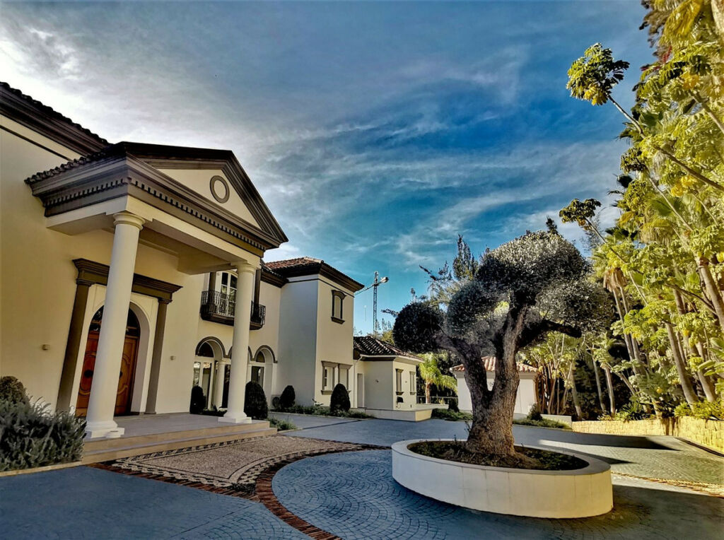 Detached Villa La Zagaleta Málaga - image 11
