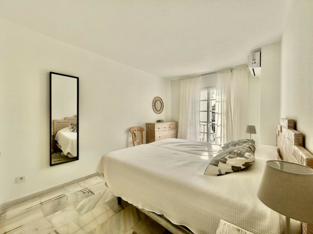 Townhouse New Golden Mile Málaga - image 11