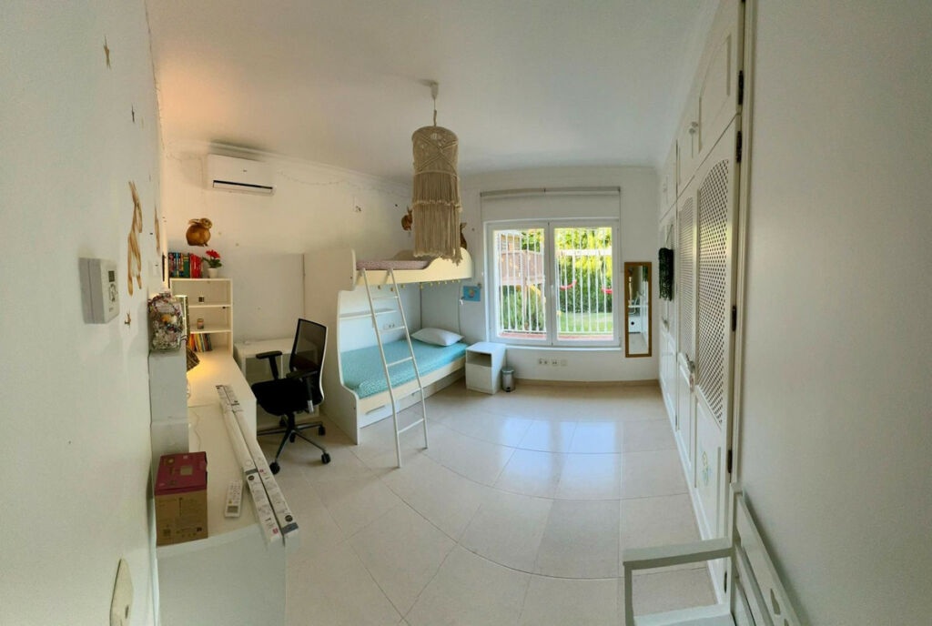 Detached Villa Sotogrande Costa Cádiz - image 11
