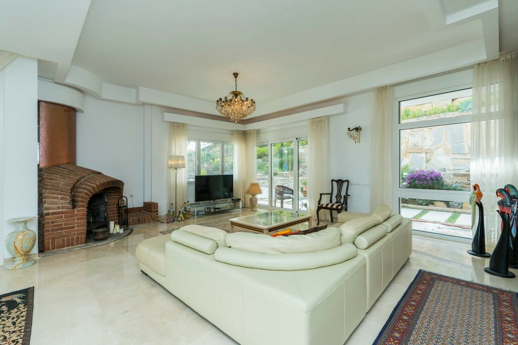 Detached Villa La Mairena Málaga - image 11