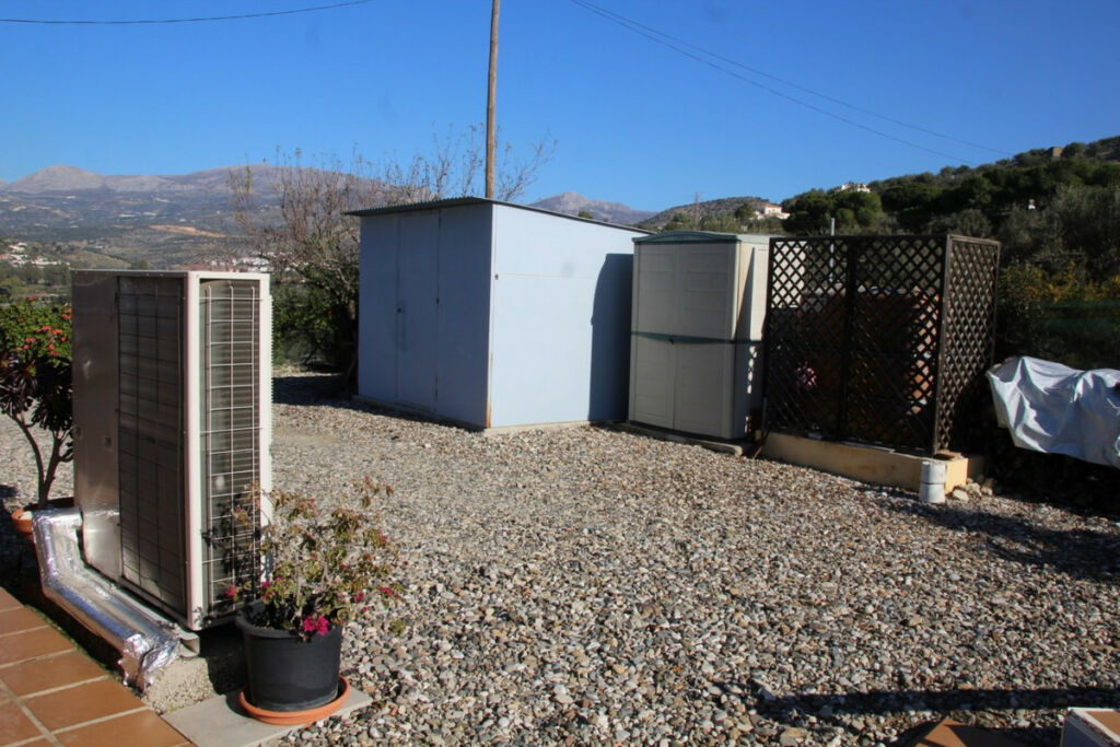 Detached Villa La Viñuela Málaga - image 11