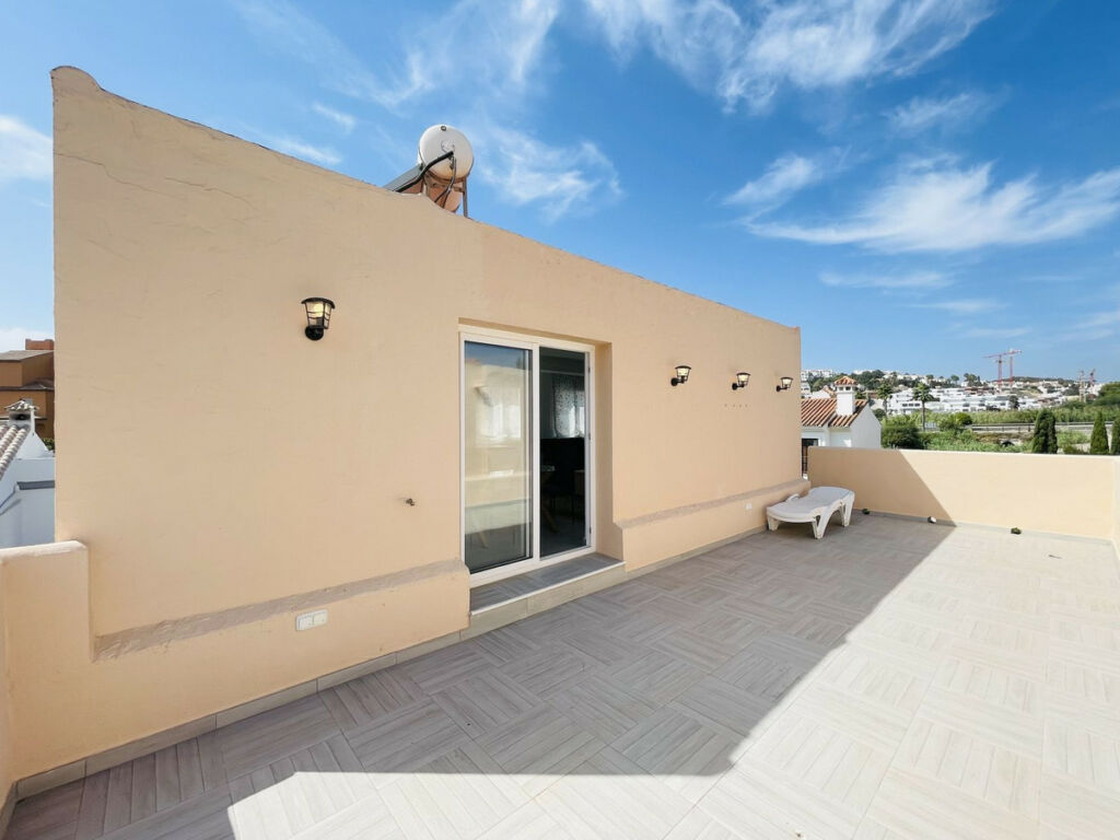 Semi-Detached House La Duquesa Málaga - image 11