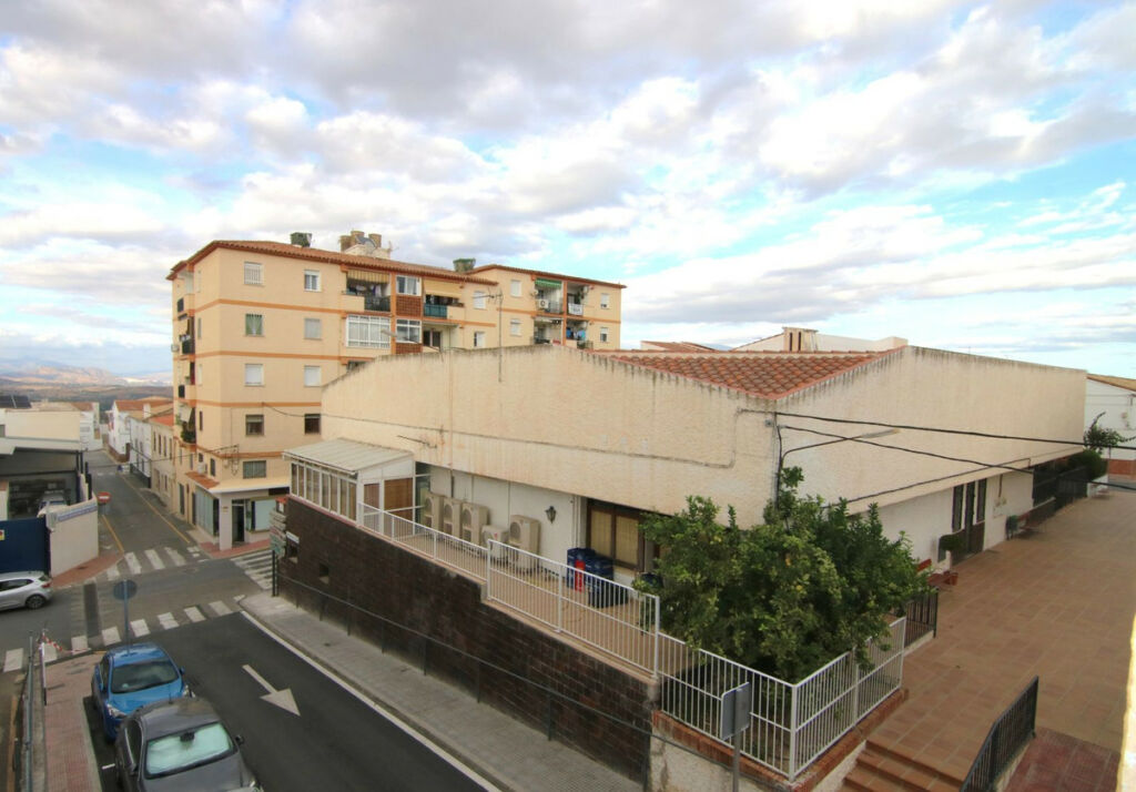 Middle Floor Apartment Coín Málaga - image 11
