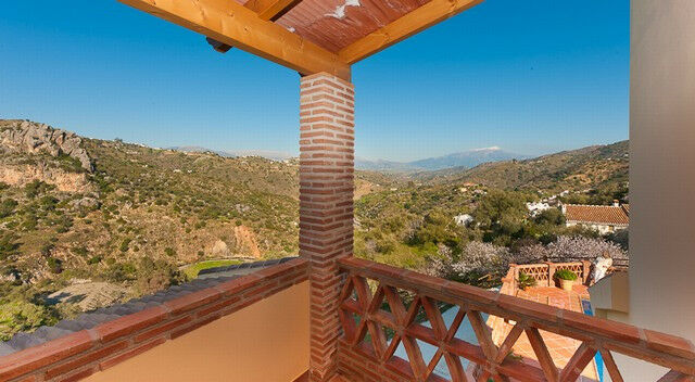 Detached Villa Comares Málaga - image 11