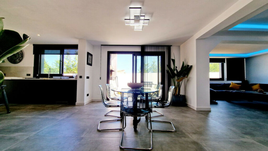 Detached Villa San Pedro de Alcántara Málaga - image 12