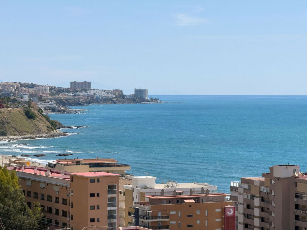 Middle Floor Apartment Fuengirola Málaga - image 12