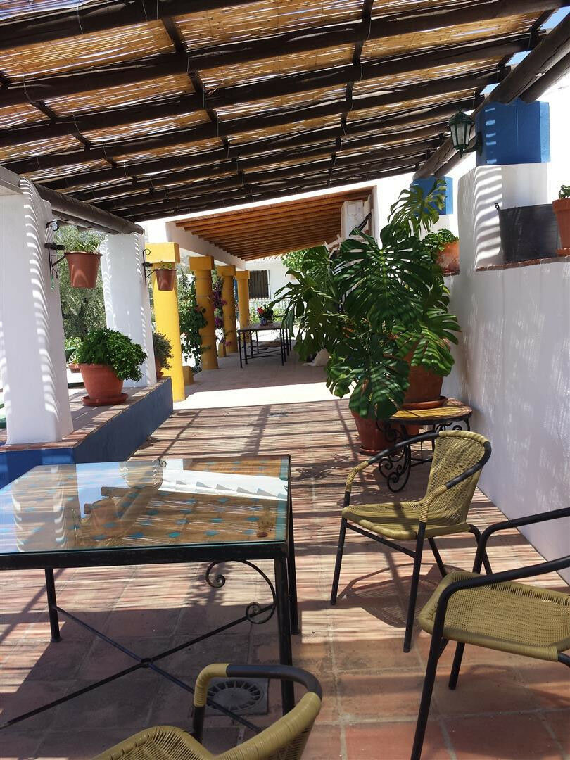 Detached Villa Riogordo Málaga - image 11