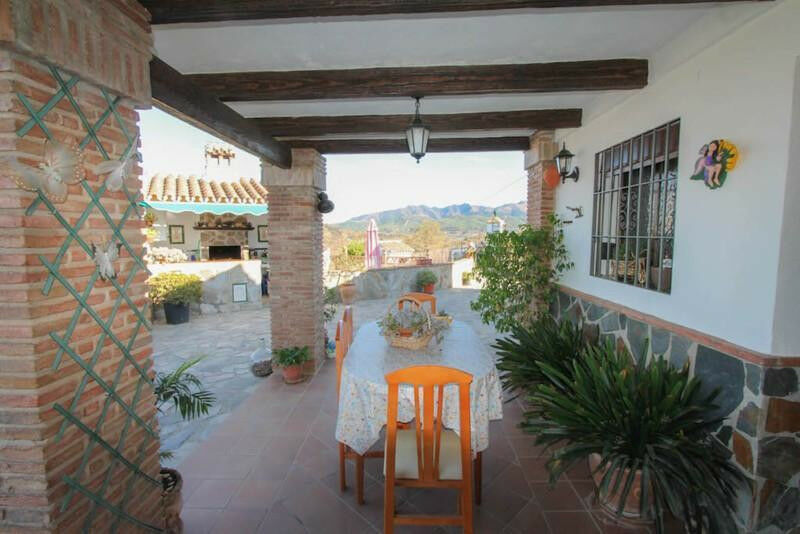 Detached Villa Guaro Málaga - image 13