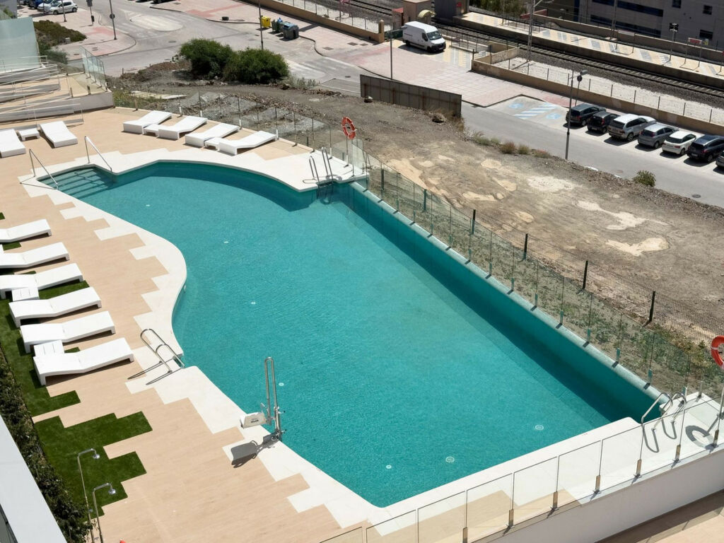 Middle Floor Apartment Fuengirola Málaga - image 13