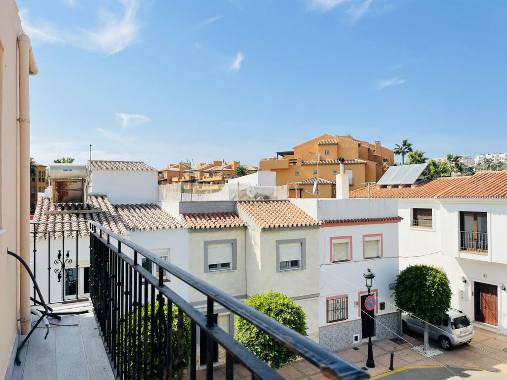 Semi-Detached House La Duquesa Málaga - image 12