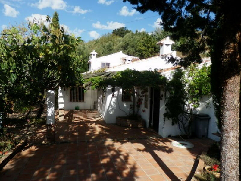 Detached Villa Canillas de Albaida Málaga - image 12