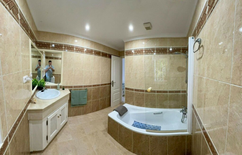 Detached Villa Sotogrande Costa Cádiz - image 12