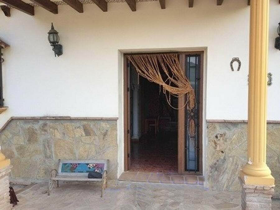 Detached Villa Almayate Málaga - image 12