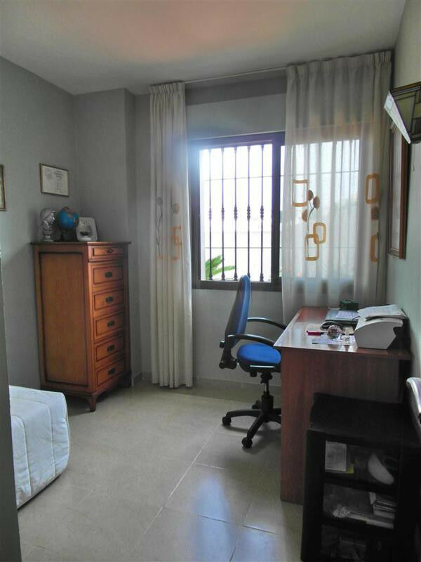 Middle Floor Apartment Benagalbon Málaga - image 12