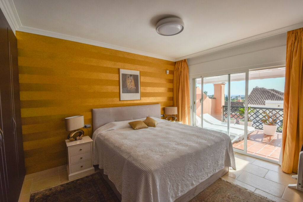 Townhouse Nueva Andalucía Málaga - image 12