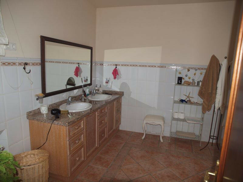 Detached Villa La Viñuela Málaga - image 12