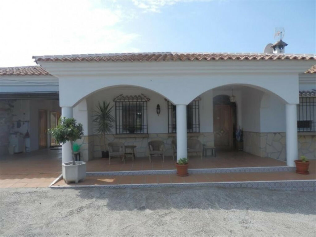 Detached Villa La Viñuela Málaga - image 12