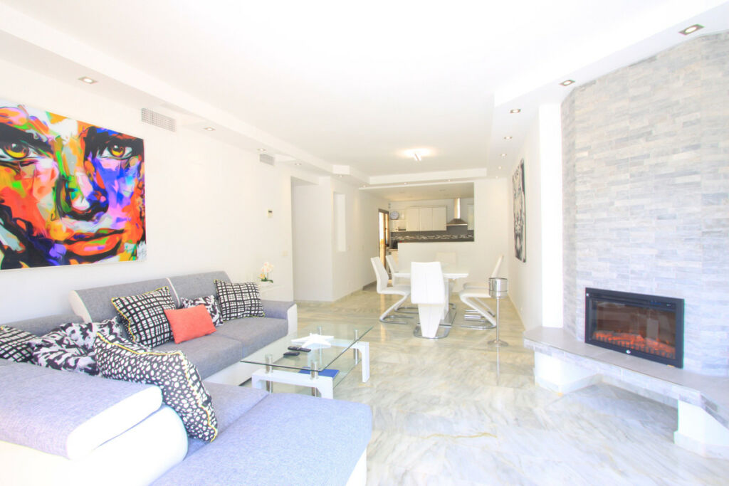 Middle Floor Apartment Elviria Málaga - image 14
