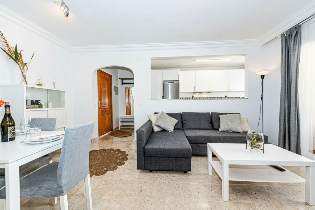Middle Floor Apartment Estepona Málaga - image 12
