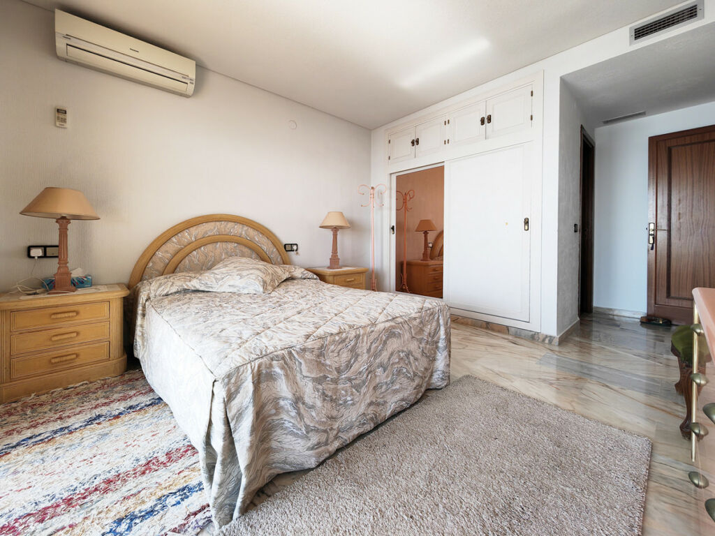 Middle Floor Apartment Los Boliches Málaga - image 12