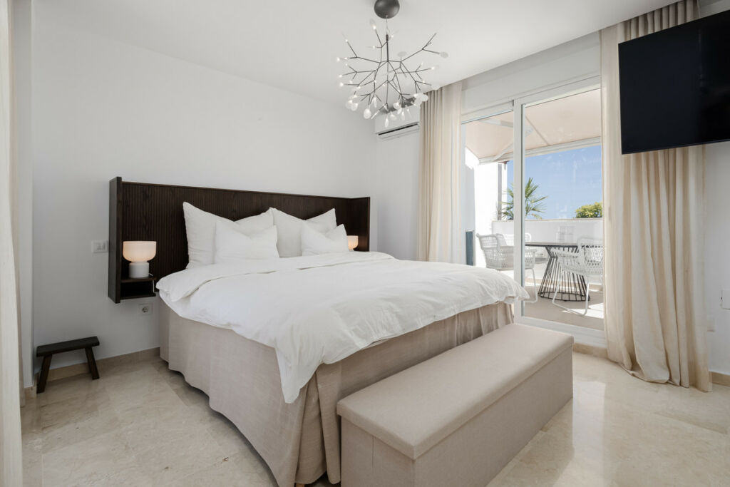 Penthouse Duplex Nueva Andalucía Málaga - image 13