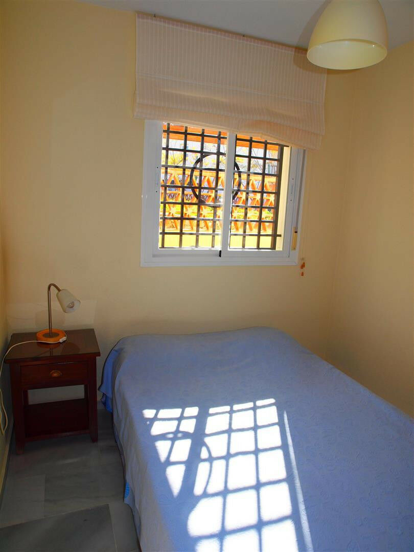 Middle Floor Apartment Caleta de Vélez Málaga - image 12