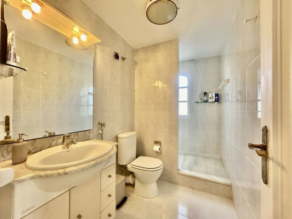 Townhouse New Golden Mile Málaga - image 13
